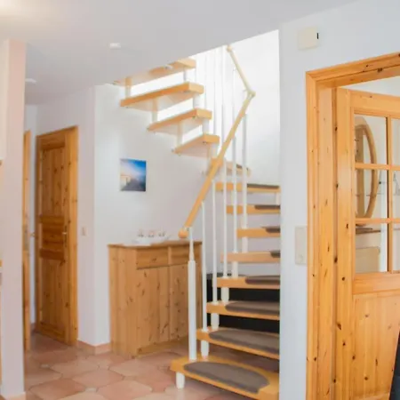 Apartment Mit Seeblick Und Balkon