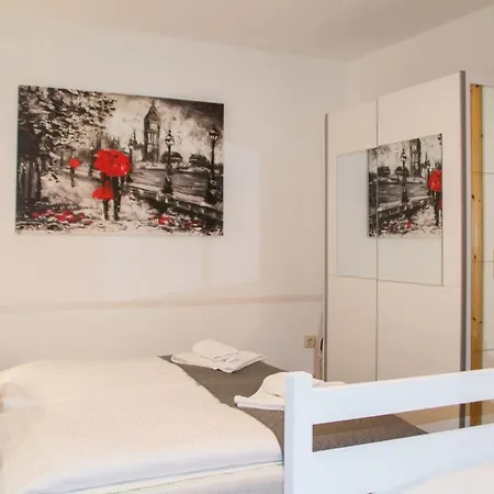 Apartment Mit Seeblick Und Balkon *