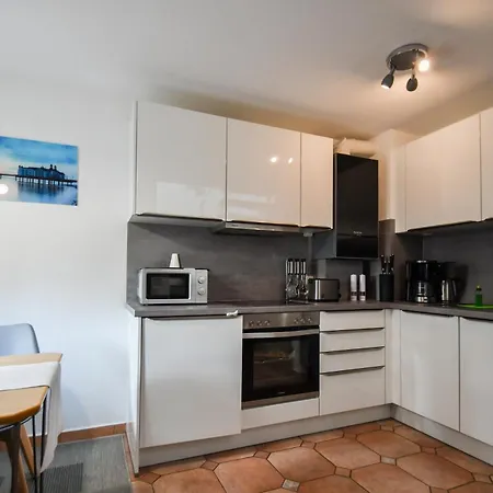 Apartment Mit Seeblick Und Balkon